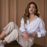 How to Create a Minimalist Outfit That Still Pops